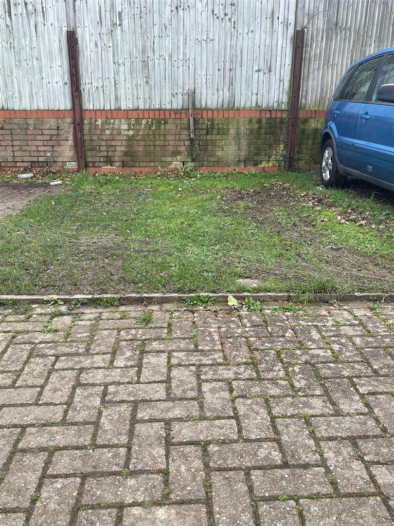 1 Bedroom Apartment. Snowdon Close in Eastbourne,  9